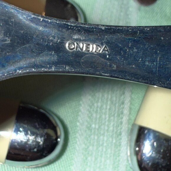 Oneida Palette 19 pieces of silverware/flatware - Picture 5 of 5